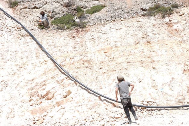 Israelis expand the area around Marda in the West Bank SALFIT, WEST BANK, PALESTINE - JUNE 9: Israel’s road construction and land expropriation related to the expansion of the Ariel settlement cause damage to agricultural lands and alter the region’s geographic landscape using heavy machinery in the village of Marda, part of Salfit, West Bank, Palestine, on June 9, 2026. Issam H.s. Alasmar Anadolu Salfit West Bank. Editorial use only. Please get in touch for any other usage.  Copyright: x2026xAnadoluxIssamxH.s.xAlasmarx