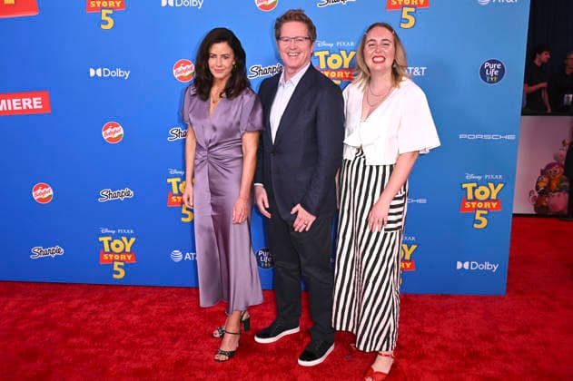 Lindsey Collins, Andrew Stanton und Kenna Harris bei der Weltpremiere des Animationsfilms Toy Story 5 im Dolby Theatre. Los Angeles, 09.06.2026 *** Lindsey Collins, Andrew Stanton and Kenna Harris at the world premiere of the animated film Toy Story 5 at the Dolby Theatre Los Angeles, 09 06 2026 Foto:xD.xStarbuckx xFuturexImagex toy_story_6362