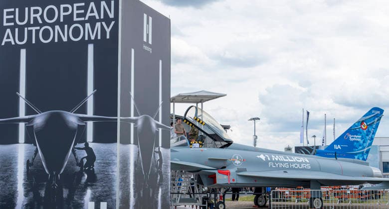 Eurofighter Typhoon - ILA Berlin EUR, Deutschland, Berlin, 10.06.2026: Eurofighter Typhoon - Die ILA Berlin ist eine der weltweit führenden Aerospace-Messen. Sie deckt die Branchensegmente Aviation, Space und Defence ab. Alle zwei Jahre bringt sie führende Köpfe aus Industrie, Politik, Forschung und Streitkräften zum Austausch und Netzwerken zusammen. *** Eurofighter Typhoon ILA Berlin EUR, Germany, Berlin, 10 06 2026 Eurofighter Typhoon ILA Berlin is one of the worlds leading aerospace trade fairs It covers the aviation, space and defense sectors Every two years it brings together leading minds from industry, politics, research and the armed forces to exchange ideas and network