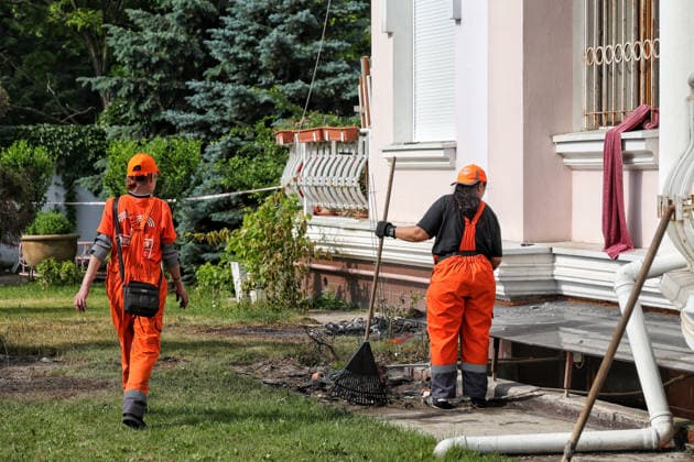 RECORD DATE NOT STATED Utility workers clear debris outside a multi-storey residential building damaged in a Russian drone attack on Odesa, Ukraine, on June 10, 2026. The Russian army attacked the city with strike drones. Residential buildings were damaged in the attack. Three people were injured, including two children (Photo by Nina Liashonok Ukrinform) Russian drone strike damages housing in Odesa  Copyright: xNinaxLiashonokx