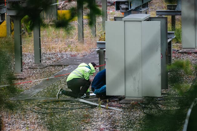 Aktuelle Themenbilder: AktuelleSituation in Reutlingen - Betzingen nach dem Stromausfall, 10.06.2026 Aktuelle Themenbilder: AktuelleSituation in Reutlingen - Betzingen nach dem Stromausfall, 10.06.2026, Blick auf Umspannwerk in der Markwiesenstrasse Betzingen. Mitarbeiter der FairNetz. *** Current topic pictures CurrentSituation in Reutlingen Betzingen after the power outage, 10 06 2026 Current topic pictures CurrentSituation in Reutlingen Betzingen after the power outage, 10 06 2026, View of the substation in Markwiesenstrasse Betzingen FairNetz employees Copyright: xEibner-Pressefoto DimitrixDrofitschx EP_ddh
