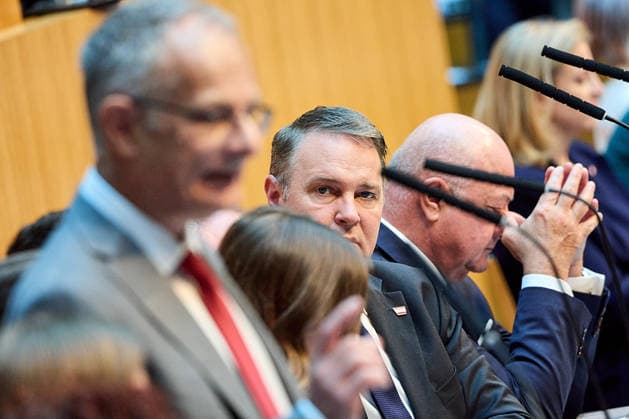 - Wien 09.06.2026 - Budgetrede Österreichisches Parlament - Der Nationalrat trat heute im Hohen Haus zu einer regluären Nationalratssitzung zusammen. Haupthema war die Budetrede des Finanzministers - PHOTO: inanzminister Markus Marterbauer (L SPÖ) auf der Regierungsbank bei seiner zweiten Budgetrede, Vizekanzler Andreas Babler (M SPÖ) und Bundeskanzler Christian Stocker (R ÖVP) Vienna (AUSTRIA) - Austrian Parliament National Council session - The National Council met today in Parliament for a regular National Council session. The topic of the plenary session was the Budget Speech by the Austrian Minister of Finance. Budget, Finanzen, Staatsfinanzen, Geld, Steuern, Ausgaben, Einnahmen, Regierung, echtes Dopelbudet 2027 28 , 202 