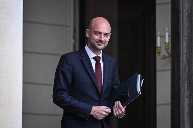 Council of Ministers at the Elysee Palace FA French Foreign and European Affairs Minister Jean-Noel Barrot exits the Elysee Palace after the Council of Ministers in Paris, on June 10, 2026. Photo by Firas Abdullah ABACAPRESS.COM Paris Île-de-France France  Copyright: xAbdullahxFiras ABACAx