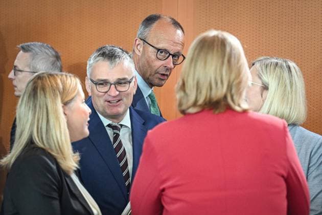 Sitzung des Bundeskabinetts ** NUR FÜR REDAKTIONELLE ZWECKE ** EDITORIAL USE ONLY **<p>Sitzung des Bundeskabinetts, : Bundeskanzler Friedrich Merz (CDU) nimmt an der Sitzung des Bundeskabinetts im Kanzleramt teil. fotografiert am 10.06.2026 in Berlin. Berlin Berlin Berlin Copyright: MaurizioxGambarini *** Meeting of the Federal Cabinet FOR EDITORIAL PURPOSES ONLY EDITORIAL USE ONLY p Meeting of the Federal Cabinet, Federal Chancellor Friedrich Merz CDU attends the meeting of the Federal Cabinet in the Chancellery photographed on 10 06 2026 in Berlin Berlin Berlin Berlin Copyright MaurizioxGambarini Copyright: MaurizioxGambarini doc86866r21b40upt10l9v ,EDITORIAL USE ONLY