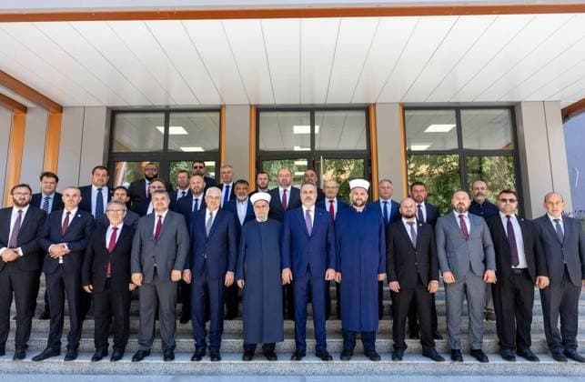 Turkish Foreign Minister Fidan visits Bulgaria SOFIA, BULGARIA - JUNE 10: Turkish Foreign Minister Hakan Fidan poses for a photograph with senior officials of the Chief Mufti’s Office and regional muftis during his visit to the Sofia Higher Islamic Institute in Sofia, Bulgaria, on June 10, 2026. Murat Gok Anadolu Sofia Bulgaria. Editorial use only. Please get in touch for any other usage.  Copyright: x2026xAnadoluxMuratxGokx