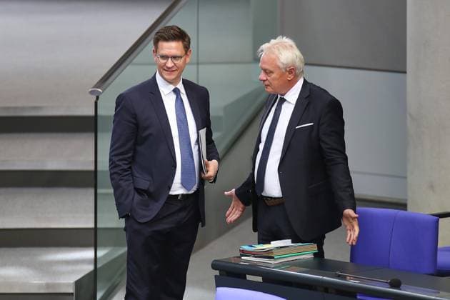 Berlin, Deutschland, 10.06.2026: Deutscher Bundestag: 82. Bundestagssitzung: Johannes Steiniger, CDU, und Bundesminister für Landwirtschaft, Ernährung und Heimat Alois Rainer (CSU) *** Berlin, Germany, 10 06 2026 German Bundestag 82 Bundestag session Johannes Steiniger, CDU, and Federal Minister of Agriculture, Food and Home Affairs Alois Rainer CSU Copyright: xdtsxNachrichtenagenturx dts_122330