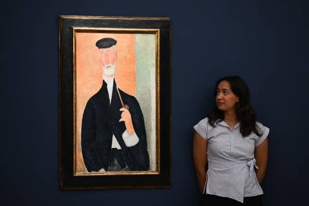 Press preview held in London for the Lewis Collection LONDON, UNITED KINGDOM - JUNE 10: Amedeo Modigliani’s Homme a la pipe (Le Notaire de Nice) named work is seen which is expected to sell for between £12 million and £18 million at auction in London, United Kingdom, on June 10, 2026. A press preview was held at Sotheby’s auction house in London for the Lewis Collection, valued at approximately £200 million and regarded as the most valuable private art collection ever to be offered at auction in the United Kingdom. Rasid Necati Aslim Anadolu London United Kingdom. Editorial use only. Please get in touch for any other usage.  Copyright: x2026xAnadoluxRasidxNecatixAslimx