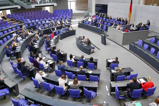 Berlin, Deutschland, 10.06.2026: Deutscher Bundestag: 82. Bundestagssitzung: Blick in den Plenarsaal zum Beginn der Sitzung, Alexander Dobrindt stellt sich in der Regierungsbefragung den Fragen der Abgeordneten *** Berlin, Germany, 10 06 2026 German Bundestag 82 Bundestag session View of the plenary chamber at the start of the session, Alexander Dobrindt answers questions from MPs during the government questioning session Copyright: xdtsxNachrichtenagenturx dts_122329