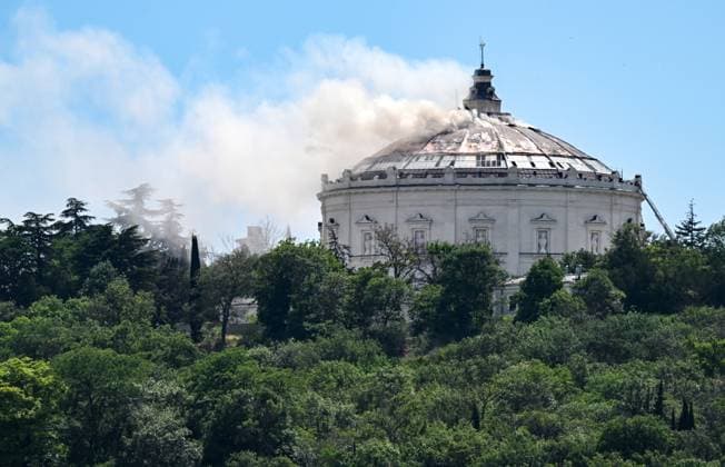 Russia Ukraine Drone Attack 9187137 10.06.2026 A smoke rises from the roof of the Defence of Sevastopol 1854-1855 panorama museum, in Sevastopol, Republic of Crimea, Russia. Earlier in the day, Sevastopol Governor Mikhail Razvozhayev said that a Ukrainian fixed-wing drone had struck the building of the museum during the night. A masterpiece by Franz Roubaud housed in the museum has been nearly destroyed, the official said. Konstantin Mihalchevskiy Sputnik Sevastopol Russia  Copyright: xKonstantinxMihalchevskiyx