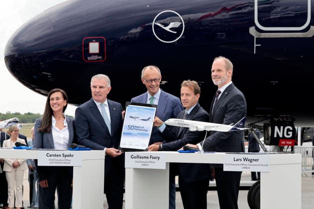 Grazia Vittadini, Carsten Spohr, Friedrich Merz, Guillaume Faury und Lars Wagner beim Rundgang auf der ILA Berlin 2026 auf dem ILA-Gelände am Flughafen BER Berlin-Brandenburg. Berlin-Schönefeld, 10.06.2026 *** Grazia Vittadini, Carsten Spohr, Friedrich Merz, Guillaume Faury and Lars Wagner on a tour of the ILA Berlin 2026 on the ILA grounds at BER Berlin Brandenburg Airport Berlin Schönefeld, 10 06 2026 Foto:xR.xSchmiegeltx xFuturexImagex ila_opening_6607