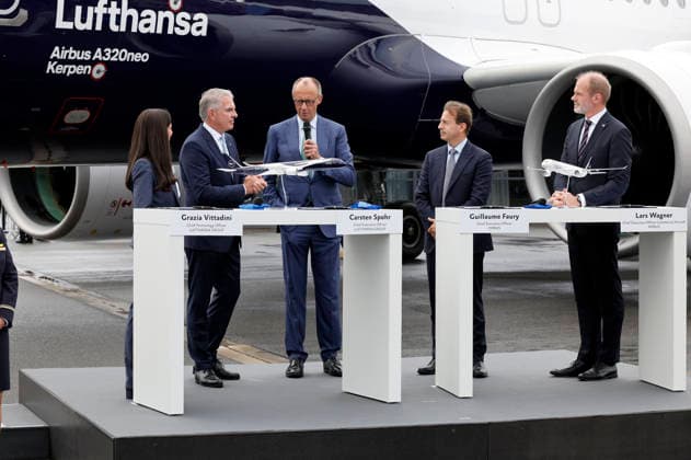 Grazia Vittadini, Carsten Spohr, Friedrich Merz, Guillaume Faury und Lars Wagner beim Rundgang auf der ILA Berlin 2026 auf dem ILA-Gelände am Flughafen BER Berlin-Brandenburg. Berlin-Schönefeld, 10.06.2026 *** Grazia Vittadini, Carsten Spohr, Friedrich Merz, Guillaume Faury and Lars Wagner on a tour of the ILA Berlin 2026 on the ILA grounds at BER Berlin Brandenburg Airport Berlin Schönefeld, 10 06 2026 Foto:xR.xSchmiegeltx xFuturexImagex ila_opening_6608