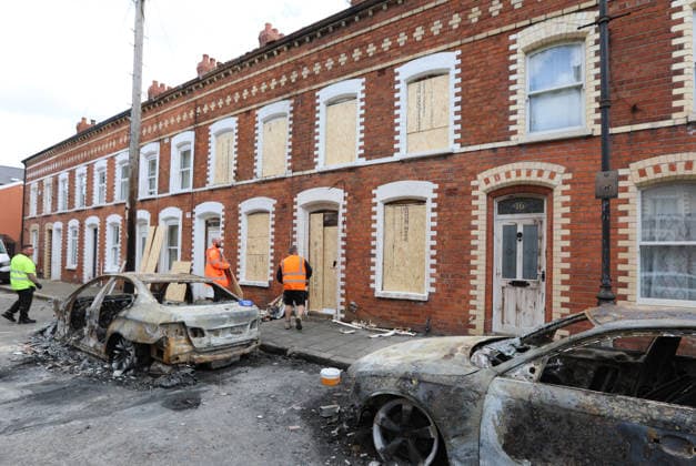 Disorder continues in Belfast after knife attack leaves man seriously injured BELFAST, NORTHERN IRELAND - JUNE 10: Burned-out cars are seen parked along a street lined with boarded-up houses in Belfast, Northern Ireland, on June 10, 2026. Disorder continued across parts of Belfast following a knife attack that left a man seriously injured, with fires reported in several areas of the city during the unrest. Conor Mccaughley Anadolu Belfast Ireland. Editorial use only. Please get in touch for any other usage.  Copyright: x2026xAnadoluxConorxMccaughleyx
