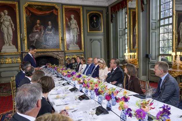 Den Haag, The Netherlands, 2026-06-10 12:44:10 THE HAGUE, 10-06-2026, Duivenvoorde Castle At the invitation of His Majesty King Willem Alexander and Queen Maxima, the Federal President of Germany, Frank-Walter Steinmeier, is paying a state visit to the Netherlands. He is accompanied by his wife, Elke Büdenbender. PHOTO: NLBeeld Patrick van Emst In the photo: Government lunch - Federal President Steinmeier and Mrs. Büdenbender are received by Prime Minister Jetten at Duivenvoorde Castle in Voorschoten. Credit: NL Beeld Patrick van Emst  Copyright: xx x