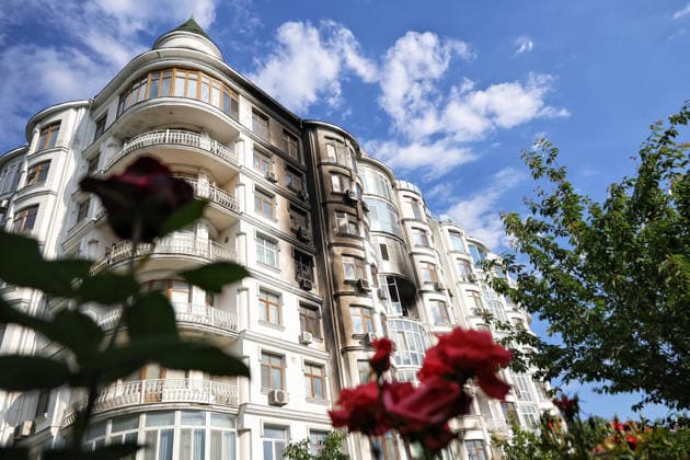 RECORD DATE NOT STATED Russian Drone Strike Damages Housing - Odesa A multi-storey residential building damaged in a Russian drone attack on Odesa, Ukraine, on June 10, 2026. The Russian army attacked the city with strike drones. Residential buildings were damaged in the attack. Three people were injured, including two children Photo by Nina Liashonok Ukrinform ABACAPRESS.COM Odesa Ukraine  Copyright: xLyashonokxNina Ukrinform ABACAx