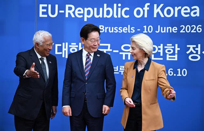 European Union (EU) - Republic of Korea Summit in Brussels BRUSSELS, BELGIUM - JUNE 10: EU Council President Antonio Costa (L), South Korean President Lee Jae-myung (C), and EU Commission President Ursula von der Leyen (R) attend the opening of the European Union (EU) - Republic of Korea Summit in Brussels, Belgium, on June 10, 2026. Dursun Aydemir Anadolu Brussels Belgium. Editorial use only. Please get in touch for any other usage.  Copyright: x2026xAnadoluxDursunxAydemirx