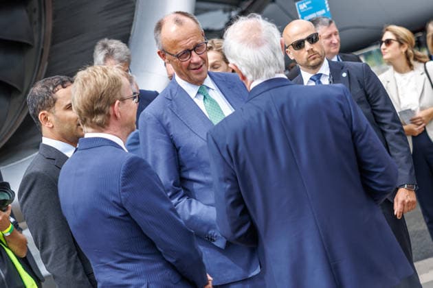 Eröffnungsrundgang auf der ILA Bundeskanzler Friedrich Merz (CDU) bei einem Eröffnungsrundgang auf der ILA in Berlin-Brandenburg am 10.06.2026. Berlin Deutschland *** Opening tour of the ILA Federal Chancellor Friedrich Merz CDU during an opening tour of the ILA in Berlin Brandenburg on 10 06 2026 Berlin Germany
