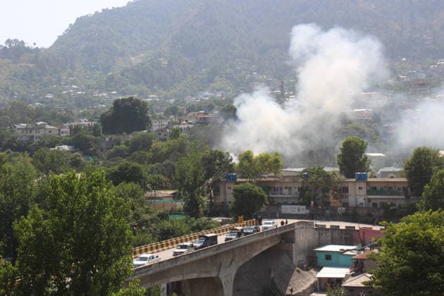 Pakistani army says chopper crashes in Muzaffarabad, all personnel dead MUZAFFARABAD, PAKISTANI-ADMINISTRATED KASMIR - JUNE 10: Smoke rises from the spot where a Pakistani Army Mi-17 helicopter crashed during take-off due to a reported technical fault, the military said, near Muzaffarabad, the capital of Pakistani-administered Kashmir on June 10, 2026. According to the Inter-Services Public Relations (ISPR), all personnel on board were killed in the accident, with no survivors. Naseer Hamed Anadolu Muzaffarabad Pakistan. Editorial use only. Please get in touch for any other usage.  Copyright: x2026xAnadoluxNaseerxHamedx