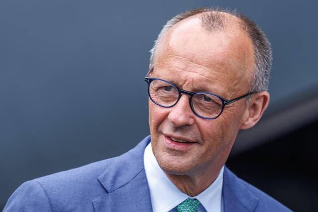 Eröffnungsrundgang auf der ILA Bundeskanzler Friedrich Merz (CDU) bei einem Eröffnungsrundgang auf der ILA in Berlin-Brandenburg am 10.06.2026. Berlin Deutschland *** Opening tour of the ILA Federal Chancellor Friedrich Merz CDU during an opening tour of the ILA in Berlin Brandenburg on 10 06 2026 Berlin Germany