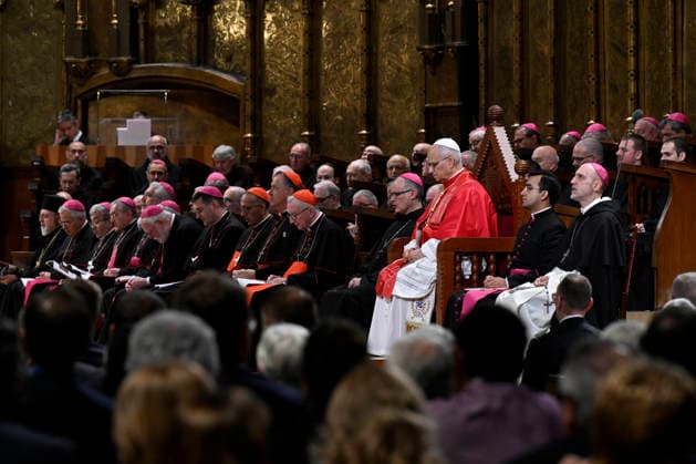 IPA85545398 - Spain, Vatican, 2026 6 10 Pope Leo XIV takes part in the recitation of the Rosary at the Abbey of Our Lady of Montserrat, near Barcelona, Photograph by VATICAN MEDIA Catholic Press Photo  Copyright: xVATICANxMEDIA CPPx xVATICANxMEDIA CPPx 85545398