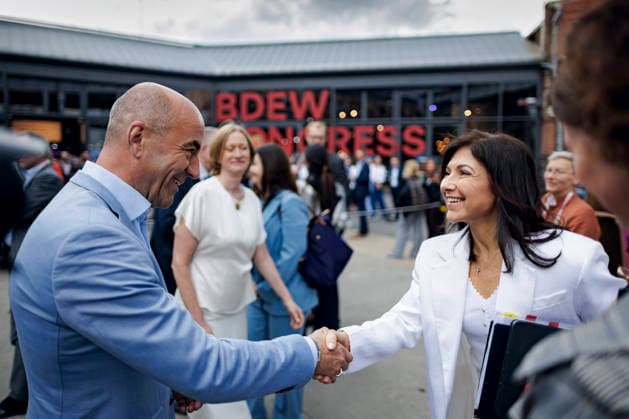 BDEW Kongress 2026 - Bundesverband der Energie- und Wasserwirtschaft. Katherina Reiche (CDU), Bundesministerin fuer Wirtschaft und Energie und Stefan Dohler, BDEW-Praesident. Berlin, 10.06.2026. Fotografiert im Auftrag des Ministeriums fuer Wirtschaft und Energie Berlin Deutschland *** BDEW Congress 2026 German Association of Energy and Water Industries Katherina Reiche CDU , Federal Minister for Economic Affairs and Energy and Stefan Dohler, BDEW President Berlin, 10 06 2026 Photographed on behalf of the Ministry for Economic Affairs and Energy Berlin Germany Copyright: xThomasxTrutschel BMWEx