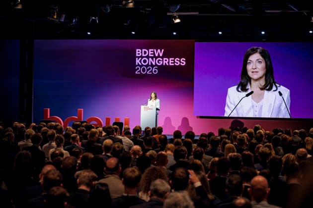 BDEW Kongress 2026 - Bundesverband der Energie- und Wasserwirtschaft. Katherina Reiche (CDU), Bundesministerin fuer Wirtschaft und Energie Stefan Dohler, BDEW-Praesident Kerstin Andreae, Vorsitzende der Hauptgeschaeftsfuehrung und Mitglied des Praesidiums BDEW Berlin, 10.06.2026. Fotografiert im Auftrag des Ministeriums fuer Wirtschaft und Energie Berlin Deutschland *** BDEW Congress 2026 German Association of Energy and Water Industries Katherina Reiche CDU , Federal Minister for Economic Affairs and Energy Stefan Dohler, BDEW President Kerstin Andreae, Chairwoman of the Executive Board and Member of the Executive Committee BDEW Berlin, 10 06 2026 Photographed on behalf of the Ministry for Economic Affairs and Energy Berlin Germany Copyright: xThomasxTrutschel BMWEx