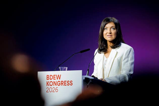 News Bilder des Tages BDEW Kongress 2026 - Bundesverband der Energie- und Wasserwirtschaft. Katherina Reiche (CDU), Bundesministerin fuer Wirtschaft und Energie. Berlin, 10.06.2026. Fotografiert im Auftrag des Ministeriums fuer Wirtschaft und Energie Berlin Deutschland *** BDEW Congress 2026 German Association of Energy and Water Industries Katherina Reiche CDU , Federal Minister for Economic Affairs and Energy Berlin, 10 06 2026 Photographed on behalf of the Ministry for Economic Affairs and Energy Berlin Germany Copyright: xThomasxTrutschel BMWEx