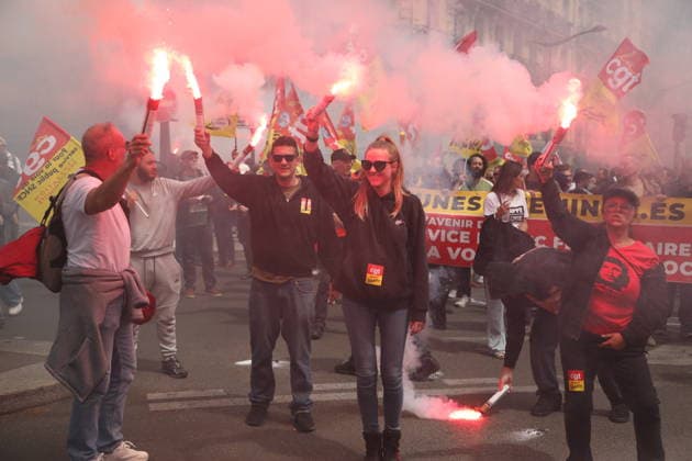 SNCF workers take part in a demonstration during a national strike in Paris PARIS, FRANCE - JUNE 10: SNCF workers take part in a demonstration during a national strike in Paris, France on June 10, 2026. Railway unions called for the action to protest against company reorganizations and working conditions. Mohamad Salaheldin Abdelghani Alsayed Anadolu Paris France. Editorial use only. Please get in touch for any other usage.  Copyright: x2026xAnadoluxMohamadxSalaheldinxAbdelghanixAlsayedx