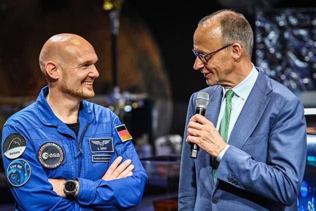 Internationale Luftfahrtausstellung ILA Bundeskanzler Friedrich Merz (CDU) ** NUR FÜR REDAKTIONELLE ZWECKE ** EDITORIAL USE ONLY **<p>Internationale Luftfahrtausstellung ILA Bundeskanzler Friedrich Merz (CDU) Von nachhaltigen Antrieben für die zivile Luftfahrt über hochmoderne Drohnen im Defence-Bereich bis hin zu modernster Satellitentechnik für aktuelle und.künftige Weltraummissionen: Die ILA Berlin zeigt die Zukunft der Luft- und Raumfahrt. 750 Aussteller aus 37 Ländern präsentieren die neuesten Innovationen und Entwicklungen der Branche. Darüber hinaus werden rund 100 Fluggeräte am Boden und in der Luft zu erleben sein, fotografiert am 10.06.2026 in Berlin. Berlin Berlin Berlin Copyright: MaurizioxGambarini *** International Copyright: MaurizioxGambarini doc8688xt6yu8i1b6ncmpyb ,EDITORIAL USE ONLY