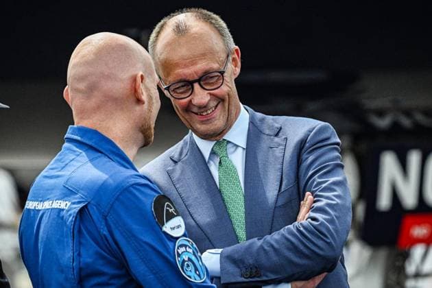 Internationale Luftfahrtausstellung ILA Bundeskanzler Friedrich Merz (CDU) ** NUR FÜR REDAKTIONELLE ZWECKE ** EDITORIAL USE ONLY **<p>Internationale Luftfahrtausstellung ILA Bundeskanzler Friedrich Merz (CDU) Von nachhaltigen Antrieben für die zivile Luftfahrt über hochmoderne Drohnen im Defence-Bereich bis hin zu modernster Satellitentechnik für aktuelle und.künftige Weltraummissionen: Die ILA Berlin zeigt die Zukunft der Luft- und Raumfahrt. 750 Aussteller aus 37 Ländern präsentieren die neuesten Innovationen und Entwicklungen der Branche. Darüber hinaus werden rund 100 Fluggeräte am Boden und in der Luft zu erleben sein, fotografiert am 10.06.2026 in Berlin. Berlin Berlin Berlin Copyright: MaurizioxGambarini *** International Copyright: MaurizioxGambarini doc8688zmqxli8bnwd5lb5 ,EDITORIAL USE ONLY