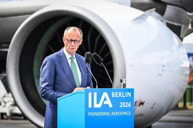 Internationale Luftfahrtausstellung ILA Bundeskanzler Friedrich Merz (CDU) ** NUR FÜR REDAKTIONELLE ZWECKE ** EDITORIAL USE ONLY **<p>Internationale Luftfahrtausstellung ILA Bundeskanzler Friedrich Merz (CDU) Von nachhaltigen Antrieben für die zivile Luftfahrt über hochmoderne Drohnen im Defence-Bereich bis hin zu modernster Satellitentechnik für aktuelle und.künftige Weltraummissionen: Die ILA Berlin zeigt die Zukunft der Luft- und Raumfahrt. 750 Aussteller aus 37 Ländern präsentieren die neuesten Innovationen und Entwicklungen der Branche. Darüber hinaus werden rund 100 Fluggeräte am Boden und in der Luft zu erleben sein, fotografiert am 10.06.2026 in Berlin. Berlin Berlin Berlin Copyright: MaurizioxGambarini *** International Copyright: MaurizioxGambarini doc868948m14fd1hyjt7pyq ,EDITORIAL USE ONLY