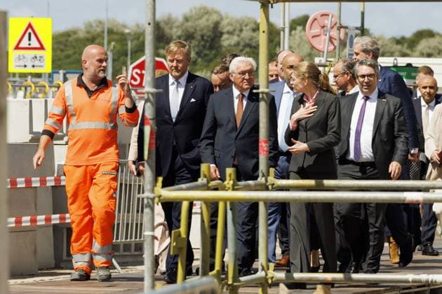 Den Haag, The Netherlands, 2026-06-10 15:26:59 THE HAGUE, 10-06-2026, Port of Rotterdam At the invitation of His Majesty the King King Willem-Alexander and Queen Maxima the Federal President of Germany, Frank-Walter Steinmeier, is paying a state visit to the Netherlands. He is accompanied by his wife, Elke Büdenbender. PHOTO: NLBeeld Robert Meerding In the photo: The visit of King Willem-Alexander and Federal President Steinmeier to the Port of Rotterdam begins with a tour of Porthos. During the tour, the King and the Federal President receive an explanation of the project s operation and visit the compressor facilities on the Maasvlakte. Credit: NL Beeld Robert Meerding Inc  Copyright: xx x