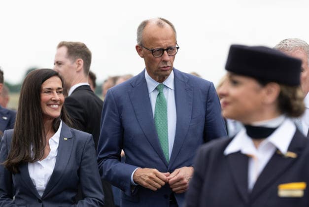 10.06.2026, xjrdrx, Wirtschaft ILA Berlin, Internationale Luft - und Raumfahrtausstellung, v.l. Bundeskanzler Friedrich Merz (CDU, Christlich Demokratische Union Deutschlands) Berlin *** 10 06 2026, xjrdrx, Economy ILA Berlin, International Aerospace Exhibition, f l Federal Chancellor Friedrich Merz CDU, Christian Democratic Union of Germany Berlin