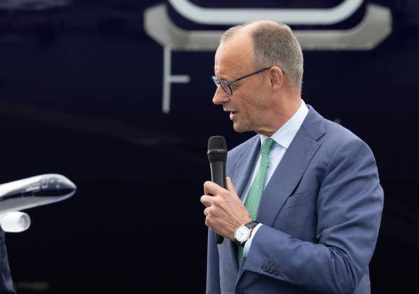 10.06.2026, xjrdrx, Wirtschaft ILA Berlin, Internationale Luft - und Raumfahrtausstellung, v.l. Bundeskanzler Friedrich Merz (CDU, Christlich Demokratische Union Deutschlands) Berlin *** 10 06 2026, xjrdrx, Economy ILA Berlin, International Aerospace Exhibition, f l Federal Chancellor Friedrich Merz CDU, Christian Democratic Union of Germany Berlin