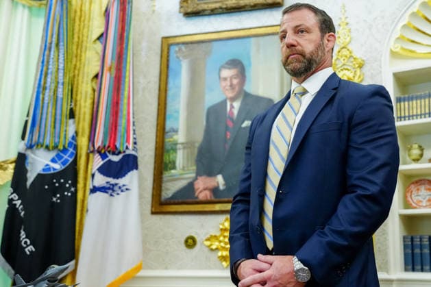 Trump During a Signing Ceremony for the Secure America Act - Washington Senator Markwayne Mullin, secretary of the US Department of Homeland Security (DHS), during a signing ceremony for the Secure America Act in the Oval Office of the White House in Washington, DC, US, on Wednesday, June 10, 2026. The SAVE America Act requires proof of citizenship to register to vote. Photo by Aaron Schwartz Pool ABACAPRESS.COM  Copyright: xPool ABACAx