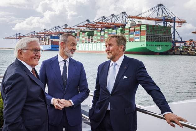 Den Haag, The Netherlands, 2026-06-10 17:32:14 THE HAGUE, 10-06-2026, Port of Rotterdam At the invitation of His Majesty the King - King Willem-Alexander and Queen Maxima, the Federal President of Germany, Frank-Walter Steinmeier, is paying a state visit to the Netherlands. He is accompanied by his wife, Elke Büdenbender. PHOTO: NLBeeld Robert Meerding In the photo: The visit of King Willem-Alexander and Federal President Steinmeier to the Port of Rotterdam begins with a tour of Porthos. During the tour, the King and the Federal President receive an explanation of the project s operation and visit the compressor facilities on the Maasvlakte. In the photo: King Willem-Alexander Credit: NL Beeld Robert Meerding Inc  Copyright: xx x