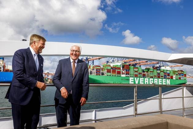 Den Haag, The Netherlands, 2026-06-10 17:29:40 THE HAGUE, 10-06-2026, Port of Rotterdam At the invitation of His Majesty the King King Willem-Alexander and Queen Maxima the Federal President of Germany, Frank-Walter Steinmeier, is paying a state visit to the Netherlands. He is accompanied by his wife, Elke Büdenbender. PHOTO: NLBeeld Robert Meerding In the photo: The visit of King Willem-Alexander and Federal President Steinmeier to the Port of Rotterdam begins with a tour of Porthos. During the tour, the King and the Federal President receive an explanation of the project s operation and visit the compressor facilities on the Maasvlakte. Credit: NL Beeld Robert Meerding Inc  Copyright: xx x