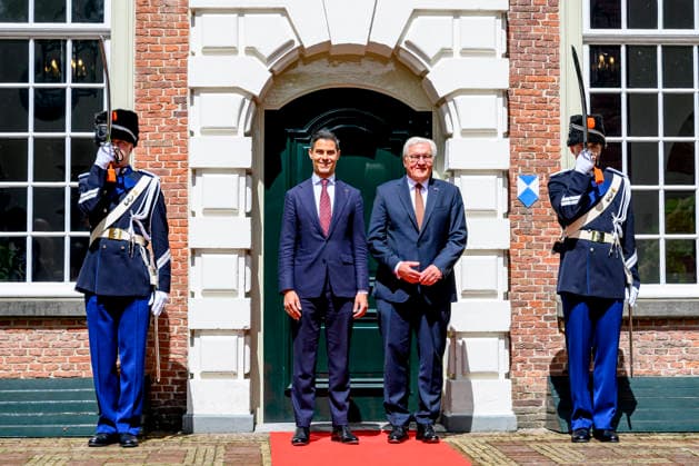 10-06-2026 Voorschoten Federal President of Germany Frank-Walter Steinmeier and Rob Jetten pose before the government lunch at castle Duivenvoorde in Voorschoten on the 2nd day of the 3 day statevisit to the Netherlands. Â  Copyright: xPPEx