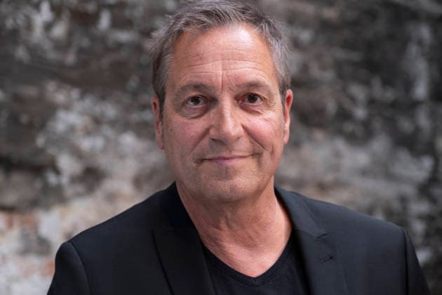Verleihung des Leo Baeck-Preises 2026 durch den Zentralrat der Juden in Deutschland am Mittwoch (10.06.2026) in Berlin an den Kabarettisten Dieter Nuhr (Foto). Mit dem Preis soll Nuhrs Einsatz gegen Antisemitismus in der Medienlandschaft gewuerdigt werden, begruendete der Zentralrat die Preistraegerwahl. Seit 1957 werden mit dem Leo-Baeck-Preis Persoenlichkeiten geehrt, die sich nach Ansicht des Zentralrats in herausragender Weise um die juedische Gemeinschaft verdient gemacht haben. (Siehe epd-Meldung vom 10.06.2026) EDITORIAL USE ONLY *** Presentation of the Leo Baeck Prize 2026 by the Central Council of Jews in Germany on Wednesday 10 06 2026 in Berlin to the cabaret artist Dieter Nuhr Photo The prize is intended to honor Nuhrs commitmen Copyright: epd-bild RolfxZoellner epd-Leo-Baeck-Preis3-kopieren