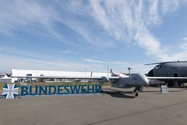 10.06.2026, xjrdrx, Wirtschaft ILA Berlin, Internationale Luft - und Raumfahrtausstellung, v.l. Heron TP Drohne IAI Heron TP Langstrecken-UAV - Bundeswehr Logo Wappen Branding Berlin *** 10 06 2026, xjrdrx, Economy ILA Berlin, International Aerospace Exhibition, v l Heron TP drone IAI Heron TP long-range UAV Bundeswehr logo coat of arms branding Berlin
