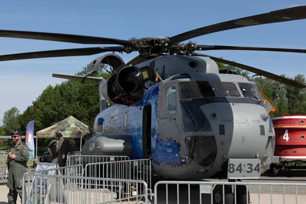 10.06.2026, xjrdrx, Wirtschaft ILA Berlin, Internationale Luft - und Raumfahrtausstellung, v.l. Decal 544 Sikorsky CH-53GA Bundeswehr Heer 84+34 Berlin *** 10 06 2026, xjrdrx, Economy ILA Berlin, International Aerospace Exhibition, v l Decal 544 Sikorsky CH 53GA Bundeswehr Army 84 34 Berlin