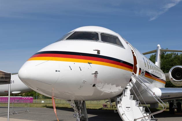 10.06.2026, xjrdrx, Wirtschaft ILA Berlin, Internationale Luft - und Raumfahrtausstellung, v.l. 14+02 Bombardier Global 5000 (S N 9404), Berlin *** 10 06 2026, xjrdrx, Economy ILA Berlin, International Aerospace Exhibition, v l 14 02 Bombardier Global 5000 S N 9404 , Berlin