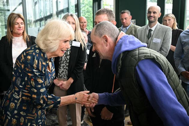 Queen Camilla visits one of St Mungo s homelessness accommodation sites in south London Britain s Queen Camilla meets with service users during a visit to one of St Mungo s homelessness accommodation sites in south London, on June 10, 2026, where she met with residents and staff who are connected to a shared reading programme enabled by The Queen s Reading Room. St Mungo s homelessness charity, founded in 1969, has for the past 56 years been supporting people as they rebuild their lives., Credit:JUSTIN TALLIS PA ROTA - B68 Avalon United Kingdom, London  Copyright: xJUSTINxTALLISx xPAxROTAx-xB68x xAvalonx 1109323757