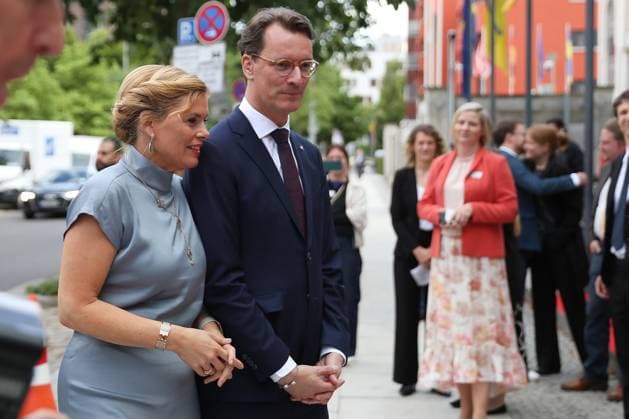 Berlin, Deutschland, 10.06.2026: NRW-Landesvertretung: Sommerfest Vertretung Nordrhein-Westfalen beim Bund: Bundestagspräsidentin Julia Klöckner (CDU) und Ministerpräsident Hendrik Wüst (CDU) *** Berlin, Germany, 10 06 2026 NRW State Representation Summer Party Representation of North Rhine-Westphalia to the Federal Government President of the Bundestag Julia Klöckner CDU and Minister President Hendrik Wüst CDU Copyright: xdtsxNachrichtenagenturx dts_122380