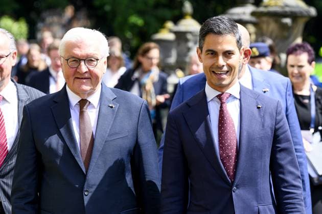 Den Haag, The Netherlands, 2026-06-10 12:00:02 THE HAGUE, 10-06-2026, Duivenvoorde Castle At the invitation of His Majesty King Willem Alexander and Queen Maxima, the Federal President of Germany, Frank-Walter Steinmeier, is paying a state visit to the Netherlands. He is accompanied by his wife, Elke Büdenbender. PHOTO: NLBeeld Patrick van Emst In the photo: Government lunch - Federal President Steinmeier and Mrs. Büdenbender are received by Prime Minister Jetten at Duivenvoorde Castle in Voorschoten. - Rob Jetten and Frank-Walter Steinmeier Credit: NL Beeld Patrick van Emst  Copyright: xx x