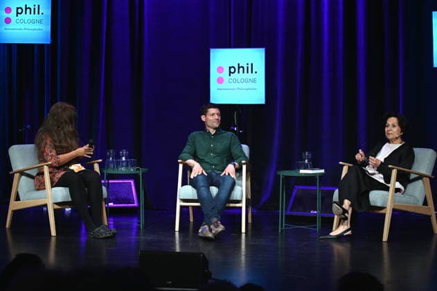 Autorin Mithu Sanyal, l-r, Autor Ronen Steinke und Journalistin Ferdos Forudastan spricht auf der Phil.Cologne, ein internationales Fest für Philosophie zum Thema Meinungsfreiheit! *** Author Mithu Sanyal, l r, author Ronen Steinke and journalist Ferdos Forudastan speak at Phil Cologne, an international festival of philosophy on the subject of freedom of expression