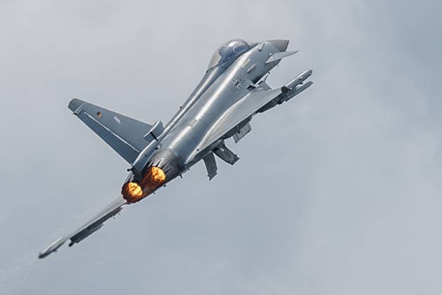 Eröffnungsrundgang auf der ILA Flugprogramm mit dem Eurofighter bei der ILA in Berlin-Brandenburg am 10.06.2026. Berlin Deutschland *** Opening tour of the ILA Flight program with the Eurofighter at the ILA in Berlin Brandenburg on 10 06 2026 Berlin Germany