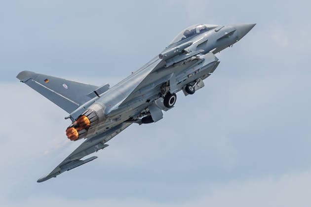 Eröffnungsrundgang auf der ILA Flugprogramm mit dem Eurofighter bei der ILA in Berlin-Brandenburg am 10.06.2026. Berlin Deutschland *** Opening tour of the ILA Flight program with the Eurofighter at the ILA in Berlin Brandenburg on 10 06 2026 Berlin Germany