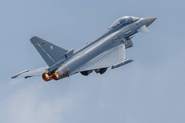 Eröffnungsrundgang auf der ILA Flugprogramm mit dem Eurofighter bei der ILA in Berlin-Brandenburg am 10.06.2026. Berlin Deutschland *** Opening tour of the ILA Flight program with the Eurofighter at the ILA in Berlin Brandenburg on 10 06 2026 Berlin Germany