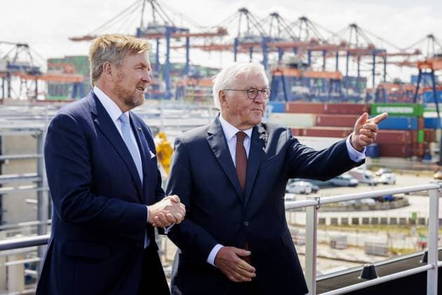 Den Haag, The Netherlands, 2026-06-10 15:51:32 THE HAGUE, 10-06-2026, Port of Rotterdam At the invitation of His Majesty the King - King Willem-Alexander and Queen Maxima, the Federal President of Germany, Frank-Walter Steinmeier, is paying a state visit to the Netherlands. He is accompanied by his wife, Elke Büdenbender. PHOTO: NLBeeld Robert Meerding In the photo: The visit of King Willem-Alexander and Federal President Steinmeier to the Port of Rotterdam begins with a tour of Porthos. During the tour, the King and the Federal President receive an explanation of the project s operation and visit the compressor facilities on the Maasvlakte. In the photo: King Willem-Alexander Credit: NL Beeld Robert Meerding Inc  Copyright: xx x