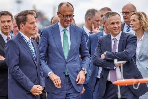 Eröffnungsrundgang auf der ILA Bundeskanzler Friedrich Merz (CDU) bei einem Eröffnungsrundgang auf der ILA in Berlin-Brandenburg am 10.06.2026. Berlin Deutschland *** Opening tour of the ILA Federal Chancellor Friedrich Merz CDU during an opening tour of the ILA in Berlin Brandenburg on 10 06 2026 Berlin Germany